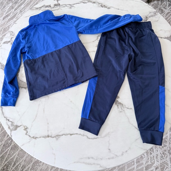 Nike Kids Blue and Navy Jogger Set - Picture 6 of 7